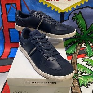 Steve Madden “Glen”